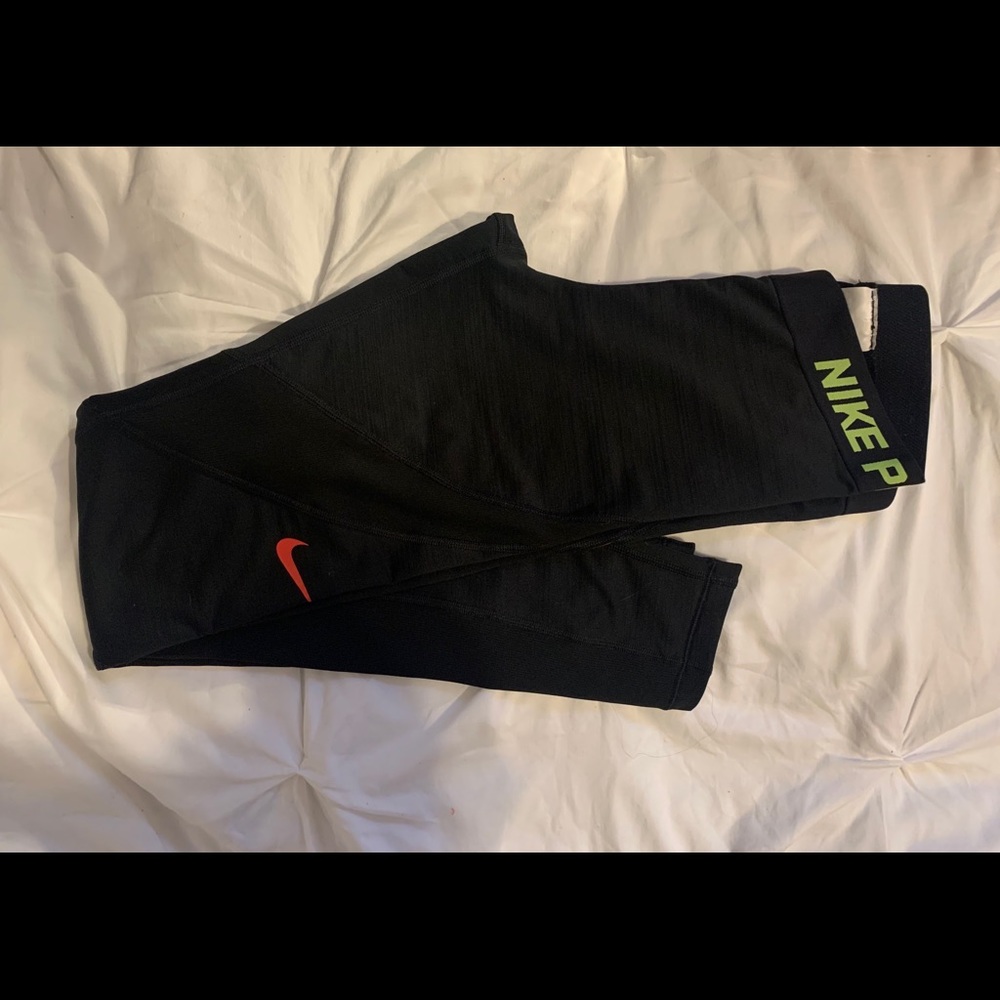 Nike Pro HYPERWARM tights size SMALL
